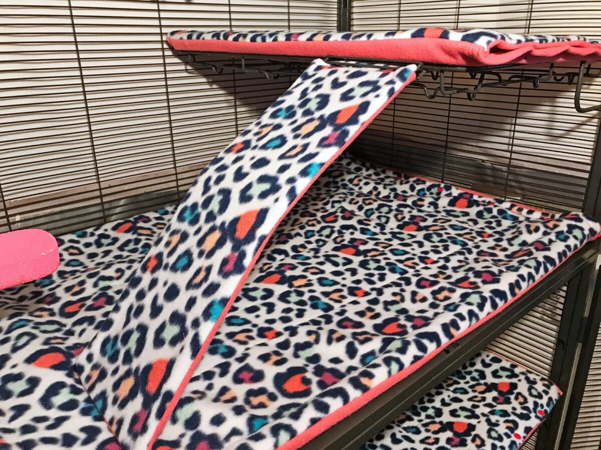 Customizable Cage Liners: 37-Inch Rolling 4-Level Wire Small Animal Cage (Various Brands) - Image 8
