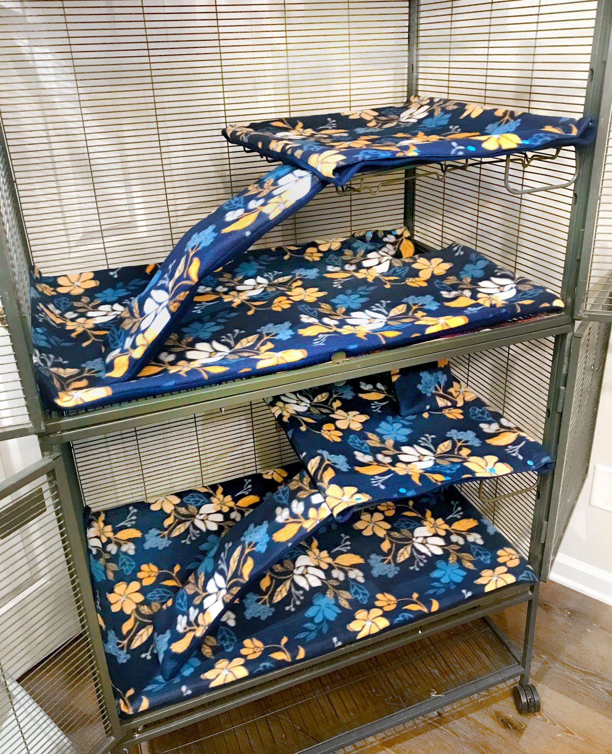 DCN Cage Liners Blue & Gold Floral